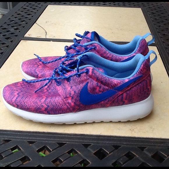 Nike tennis Shoes