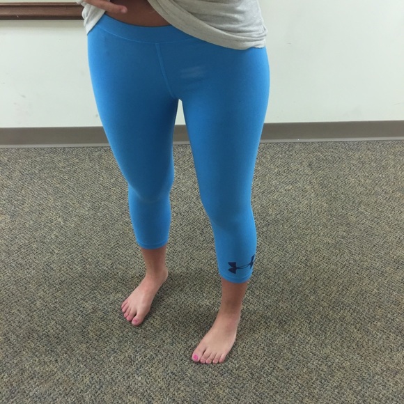 Under Armour Pants - light blue under armour crop leggings
