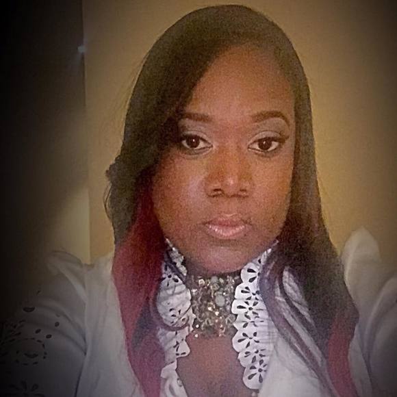 Meet your Posher, Salena