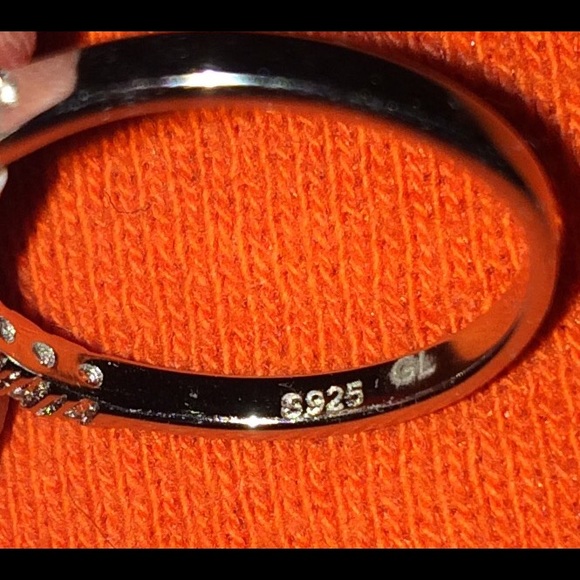 NEW - Picture 2 of 3