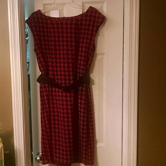 Red/ black sleeveless sheath