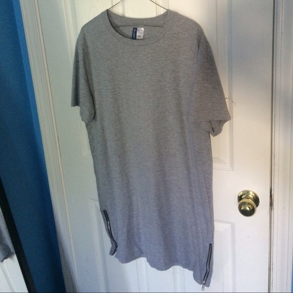 H&M short sleeve with zippers
