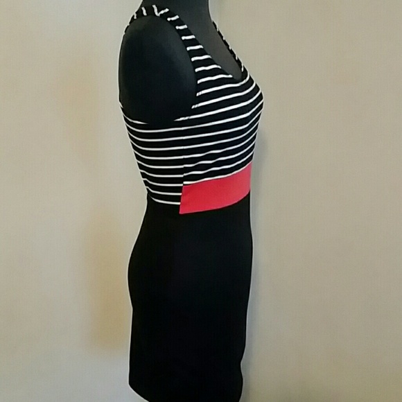 Dress - Picture 3 of 4