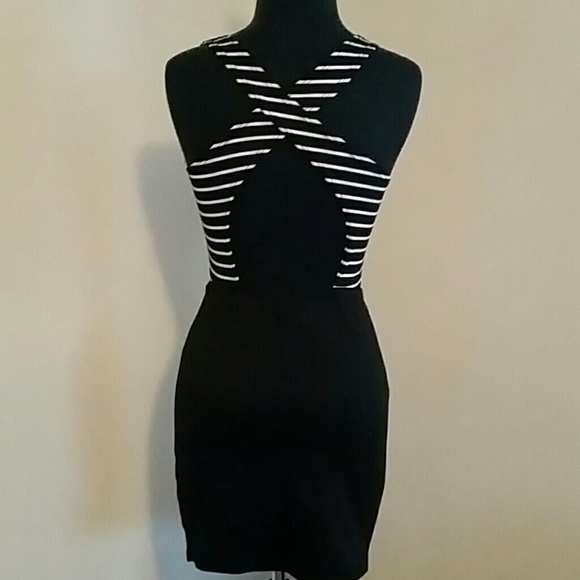 Dress - Picture 4 of 4