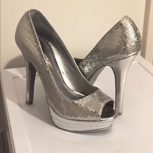 SHI by Journeys Heel