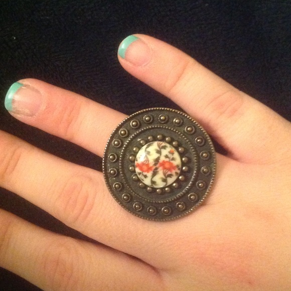 Statement ring - Picture 2 of 3