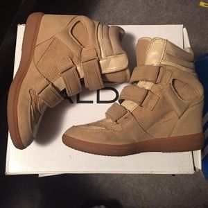 Sneaker wedges