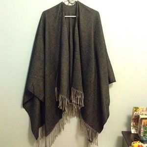 Uniqlo grey 2 way stole