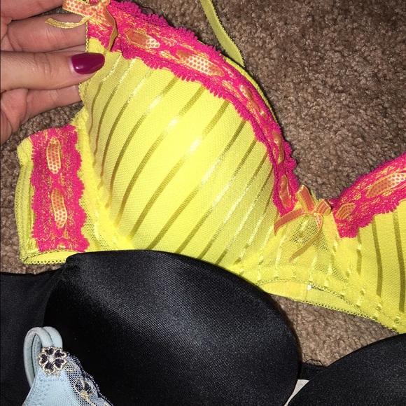 ❌SOLD❌Victoria's Secret Bundle - Picture 4 of 4