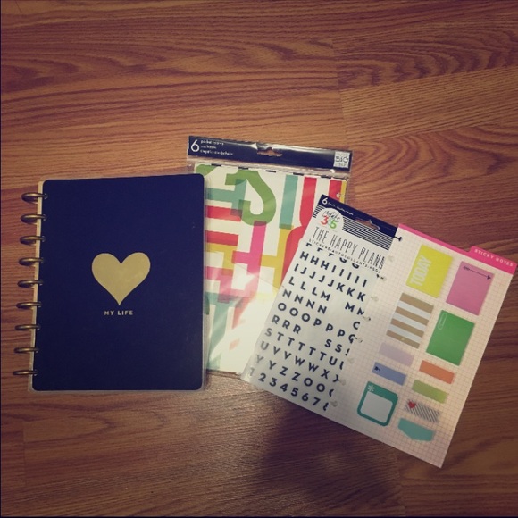 ✅SOLD✅ HAPPY PLANNER BUNDLE WITH EXTRAS - Picture 1 of 4