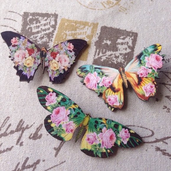 3 floral print butterfly hair clips - Picture 3 of 4