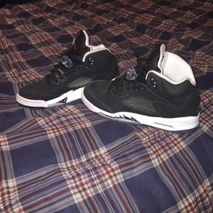 Air Jordan 5's size 6 (Oreo)