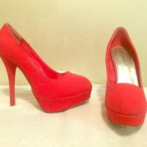 Red Pumps