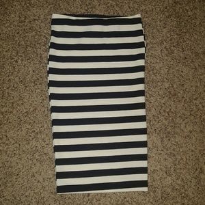 Black and white striped pencil skirt