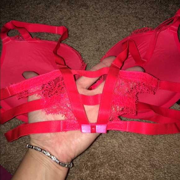 Victoria's Secret bra - Picture 4 of 4