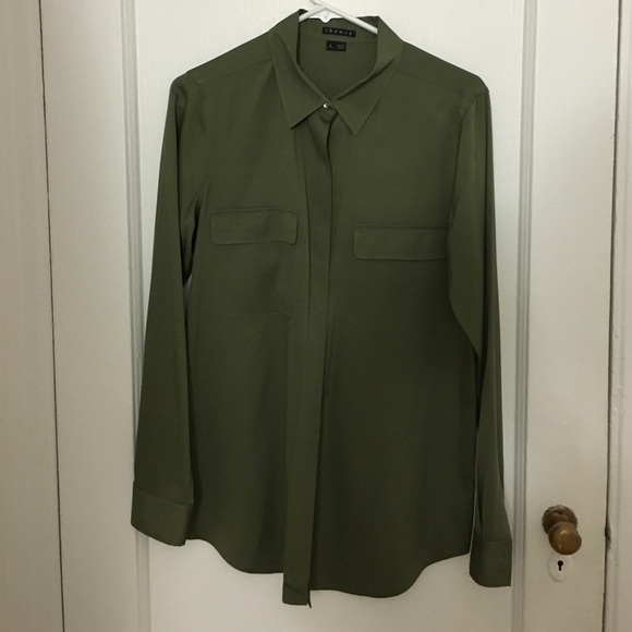 ⚡️ Sale!! Theory army green silk button down shirt