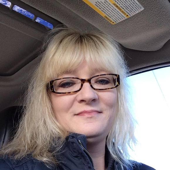 Meet your Posher, Dena - Picture 1 of 1