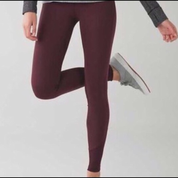 Lululemon zone in legging size 4 new w/out tag