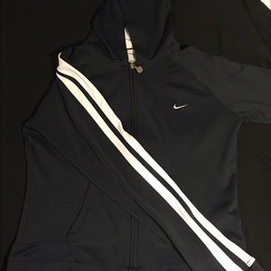 Medium, Nike sweatshirt