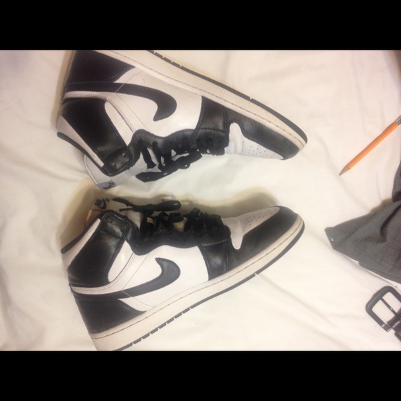Jordan 1 black and white OG