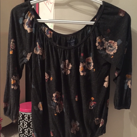 American Eagle half sleeved shirt