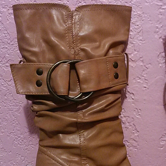 Boots - Picture 2 of 4
