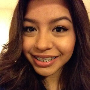 Meet your Posher, Lesly