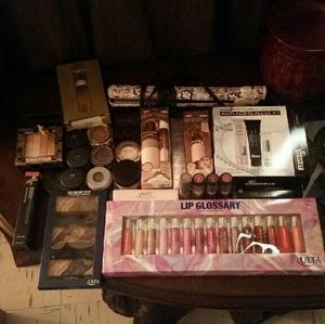 SOLD Beauty Bundle/ Make-up lot