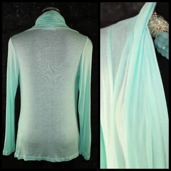 ‼️LAST CALL PRICE FIRM Green Draping Front Top - Picture 3 of 4