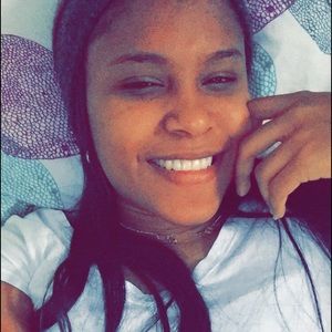 Meet your Posher, Eva