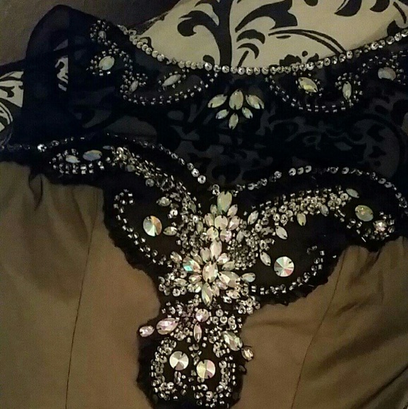 Black and nude prom dress - Picture 3 of 4