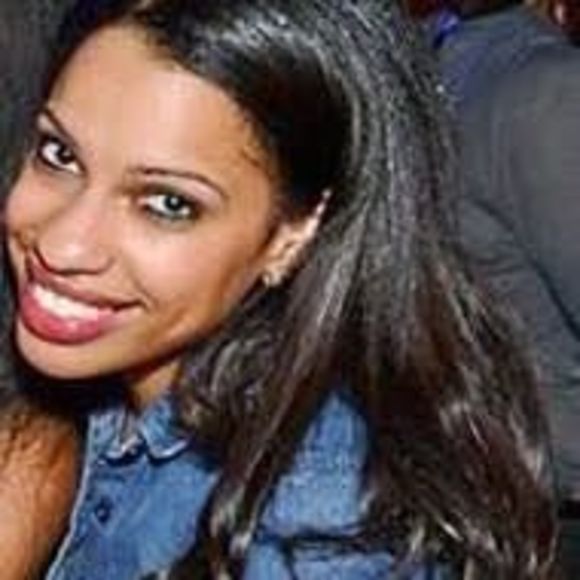 Meet your Posher, Emani