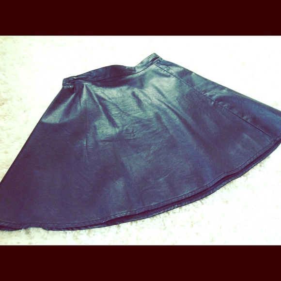 H&m leather skirt