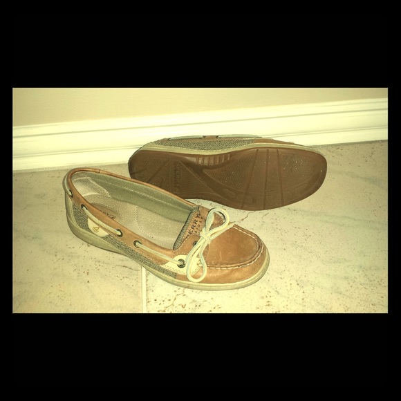 Women's Sperrys boat shoes. Size 8