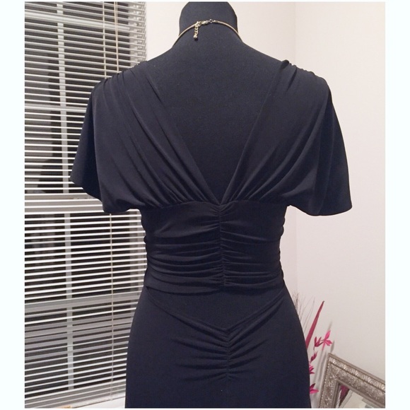 🎈Beautiful Cut-Out LBD - Picture 3 of 4