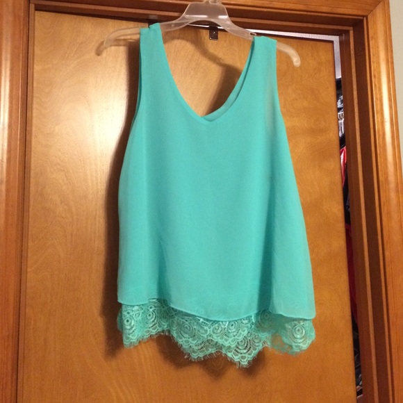 Boutique Mint Lace Sleevless Blouse