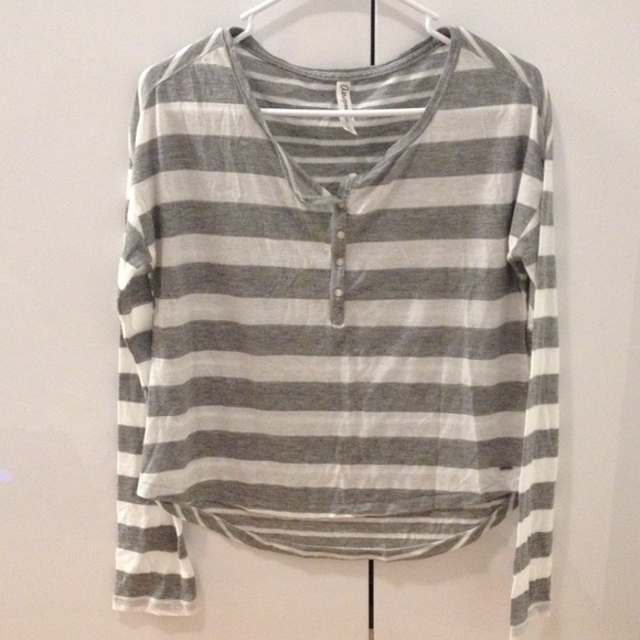 3 Aero tops, all size medium - Picture 2 of 4