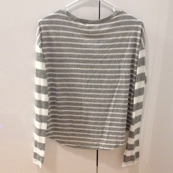 3 Aero tops, all size medium - Picture 3 of 4