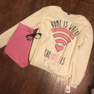 Adorable sweater💕