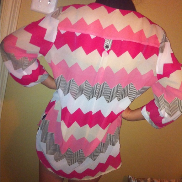 Fun Chevron Blouse๐ - Picture 3 of 3