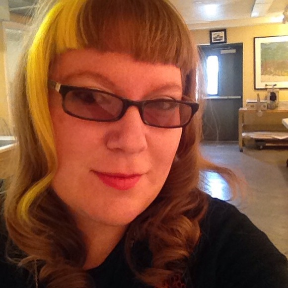 Meet your Posher, Ren - Picture 4 of 4