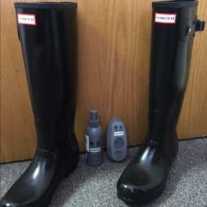 Hunter Tall Rain Boot Black 9 w/ buffer and shiner