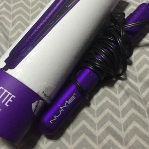 Nume hair straightener