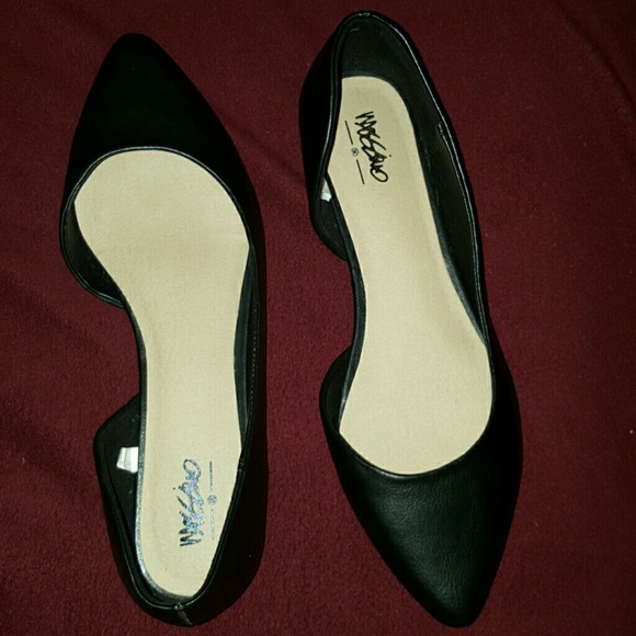 Black Ballet Flats