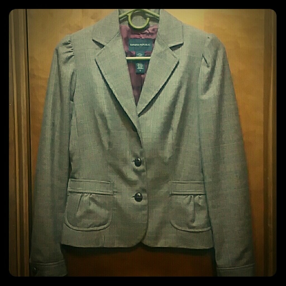 Beautiful brown-plaid blazer