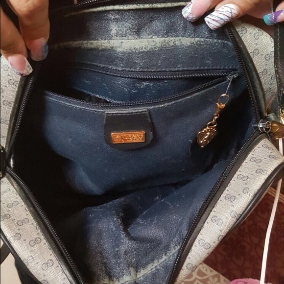 ⚡️FLASH SALE⚡️  Authentic Gucci Crossbody bag - Picture 1 of 4
