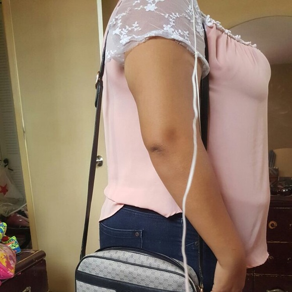 ⚡️FLASH SALE⚡️  Authentic Gucci Crossbody bag - Picture 4 of 4