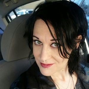 Meet your Posher, Shawna