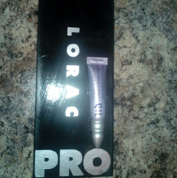 Lorac PRO Pallet w/ free urban decay primer