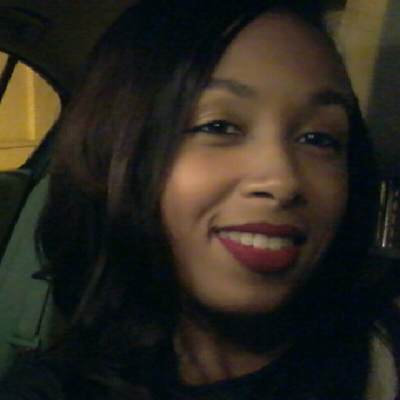 Meet your Posher, Dominique